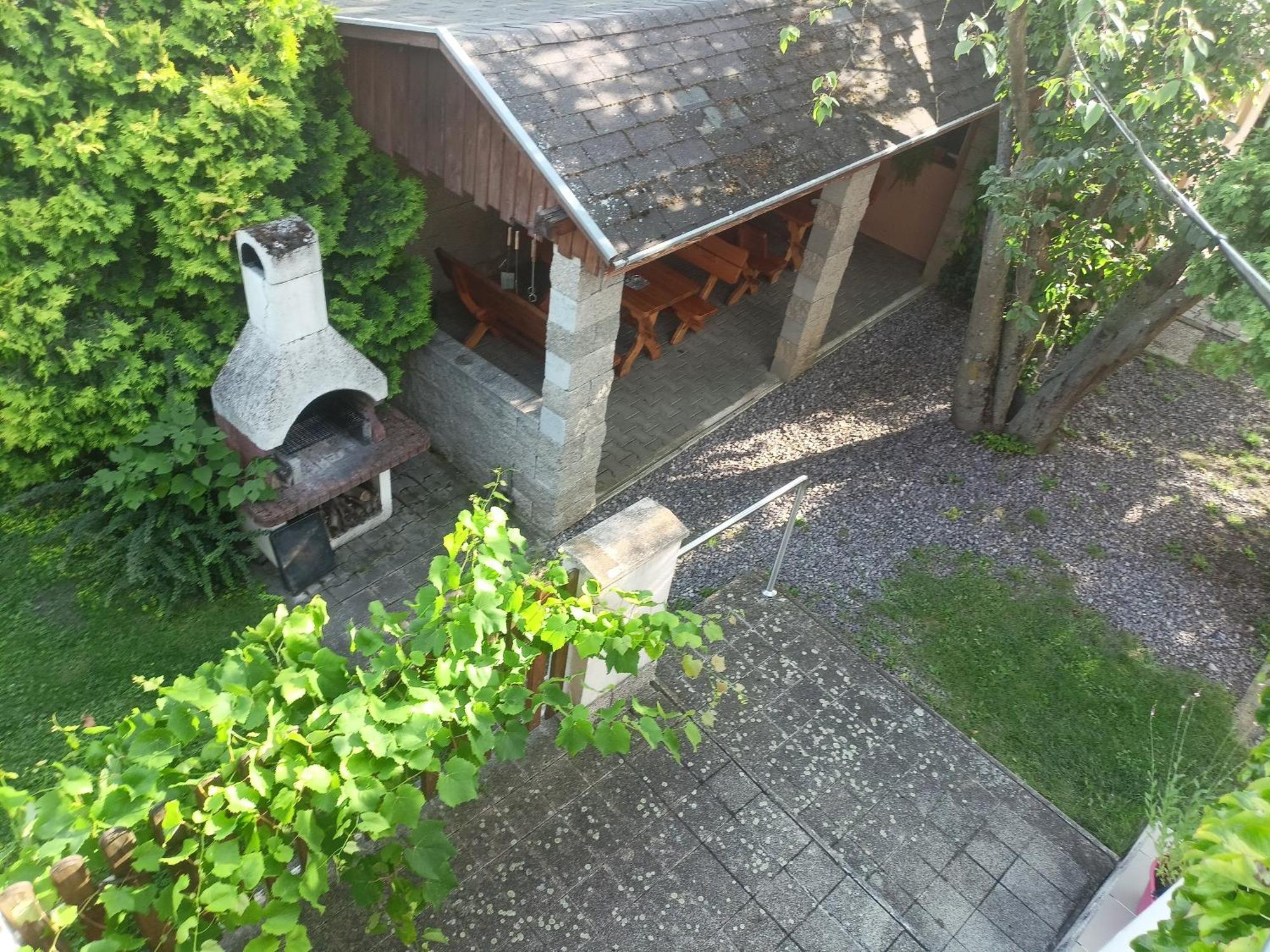 Hotel Dom V Zahrade Podhájska Exteriér fotografie